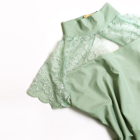 SLB1016　レースハイネック