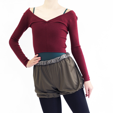 SKB1001　Vネックトップス