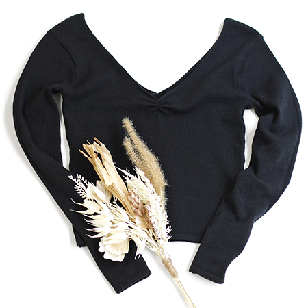 SKB1001　Vネックトップス